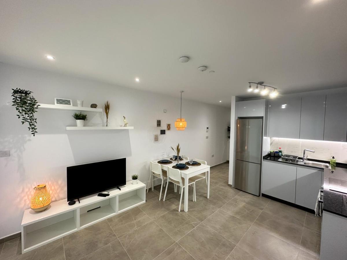 Brand New - Massive Studio - E1 - Self Catering غيبرالتار المظهر الخارجي الصورة