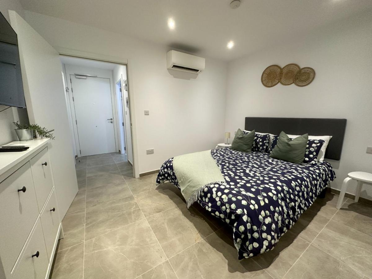 Brand New - Massive Studio - E1 - Self Catering غيبرالتار المظهر الخارجي الصورة